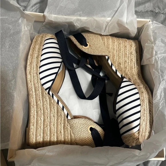 NWT On 34th Melindaa Espadrille Wedge Sandals Navy and White - Picture 5 of 7